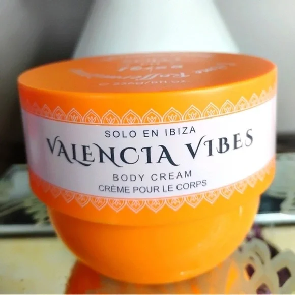 Solo En Ibiza Body Creams - Picture 3 of 5